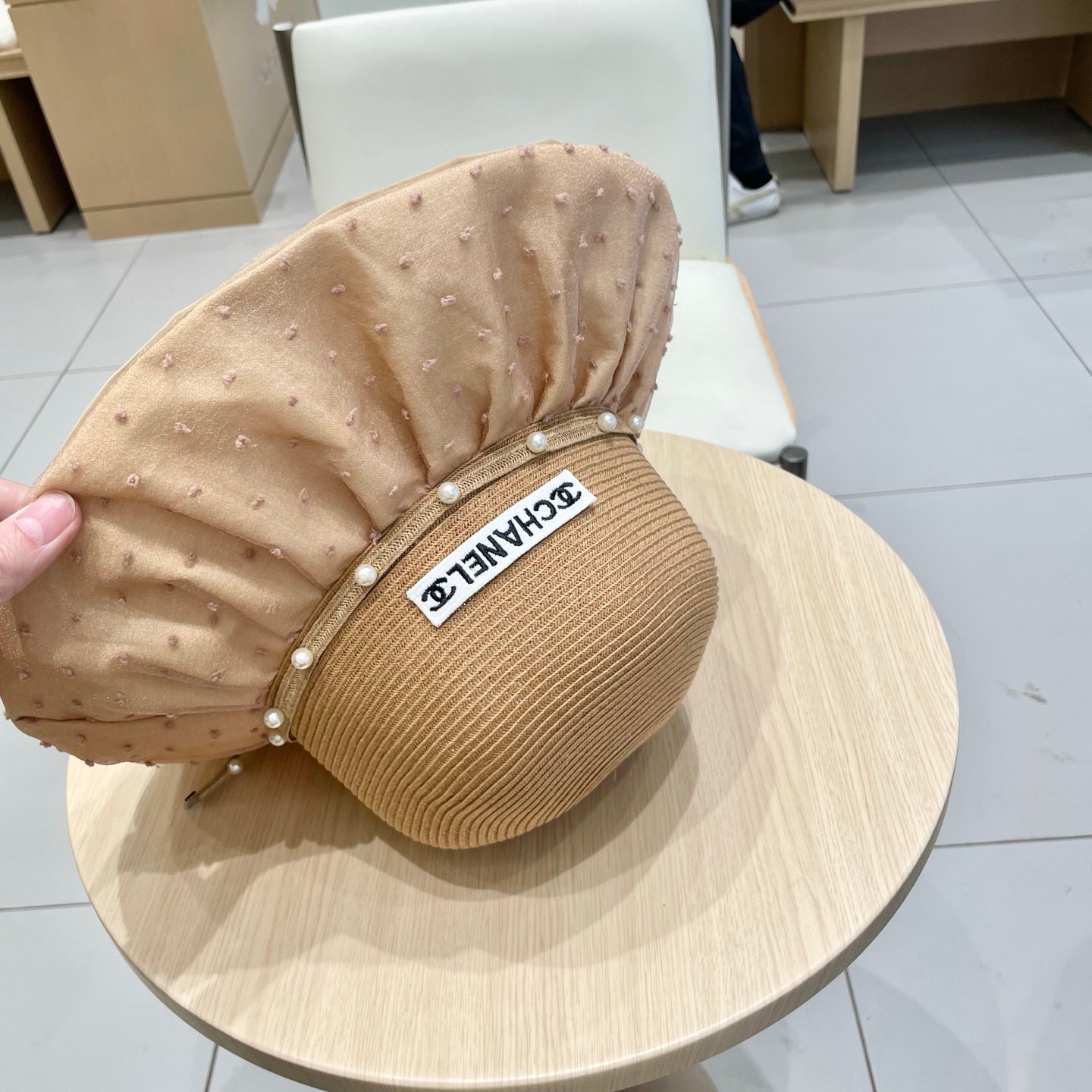 CHANEL WIDE BRIM HAT IN BROWN STRAW 673032