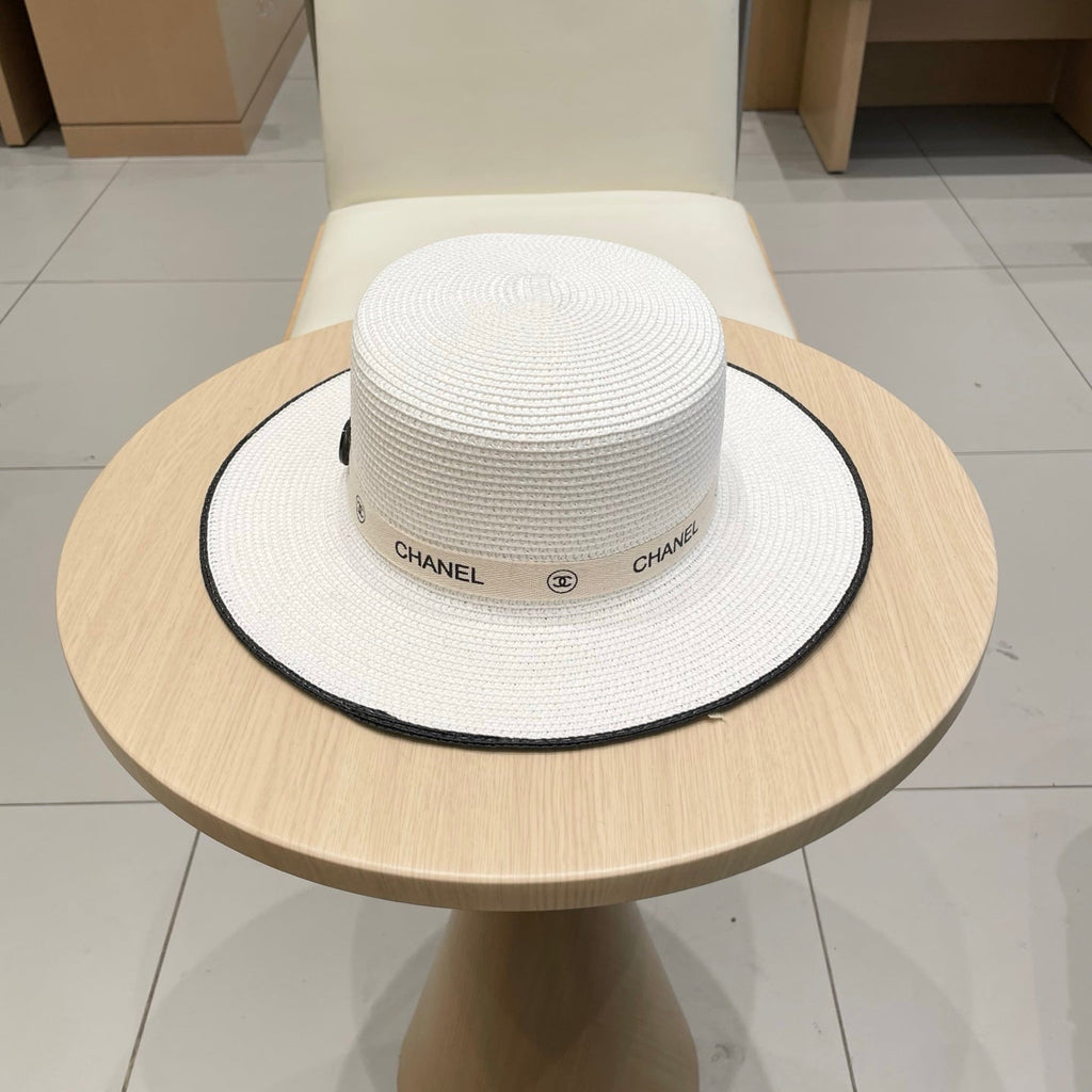 CHANEL FLAT STRAW HAT WHITE 672721