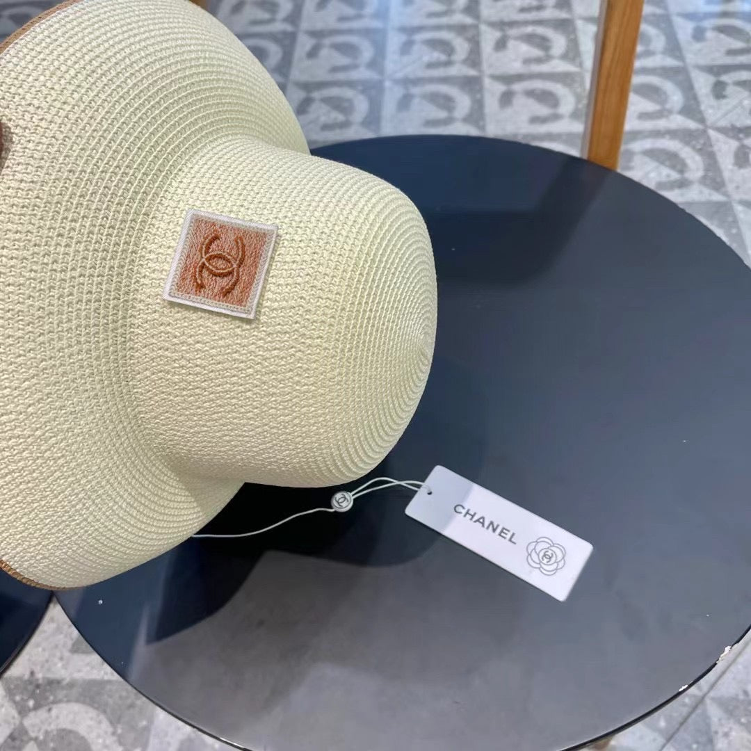 CHANEL STRAW CLOCHE HAT IVORY 672757