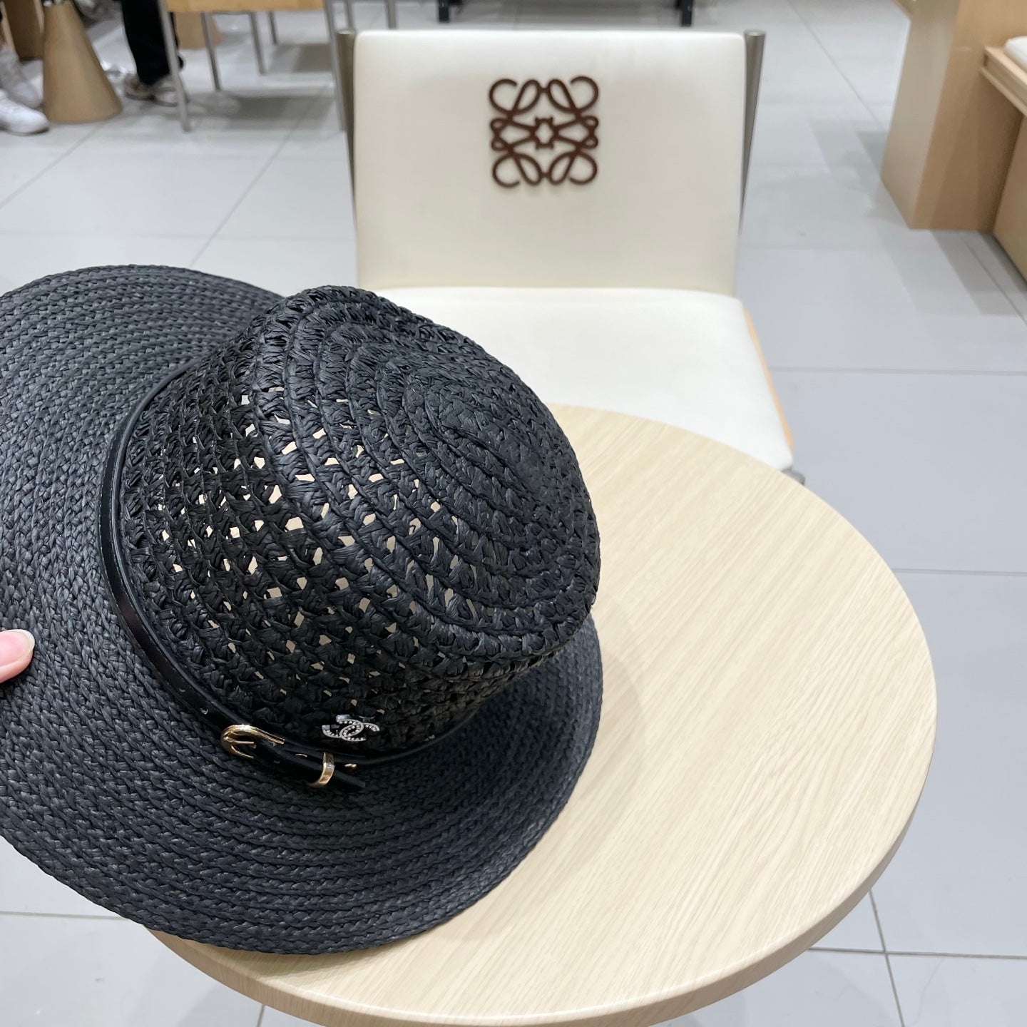 CHANEL STRAW HAT OPEN WEAVE BLACK 674077