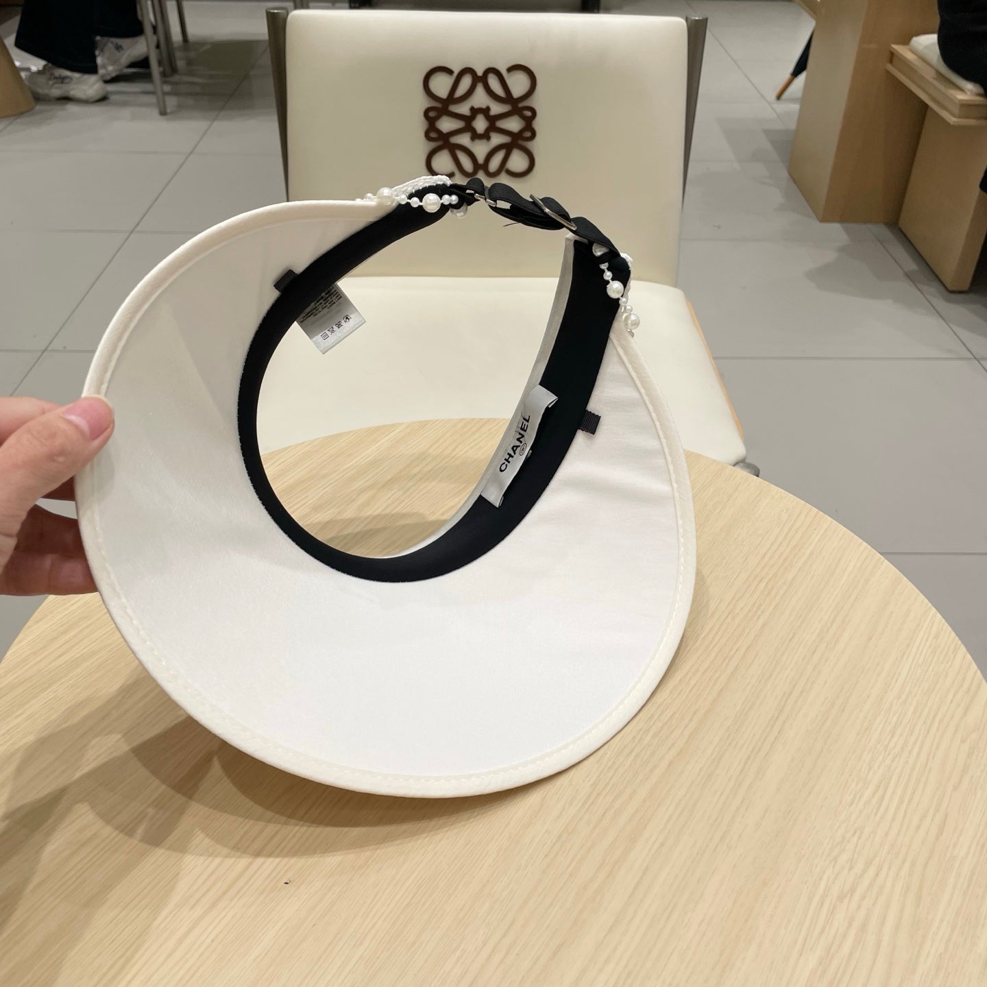 CHANEL SUN HAT MODEM WHITE 674079