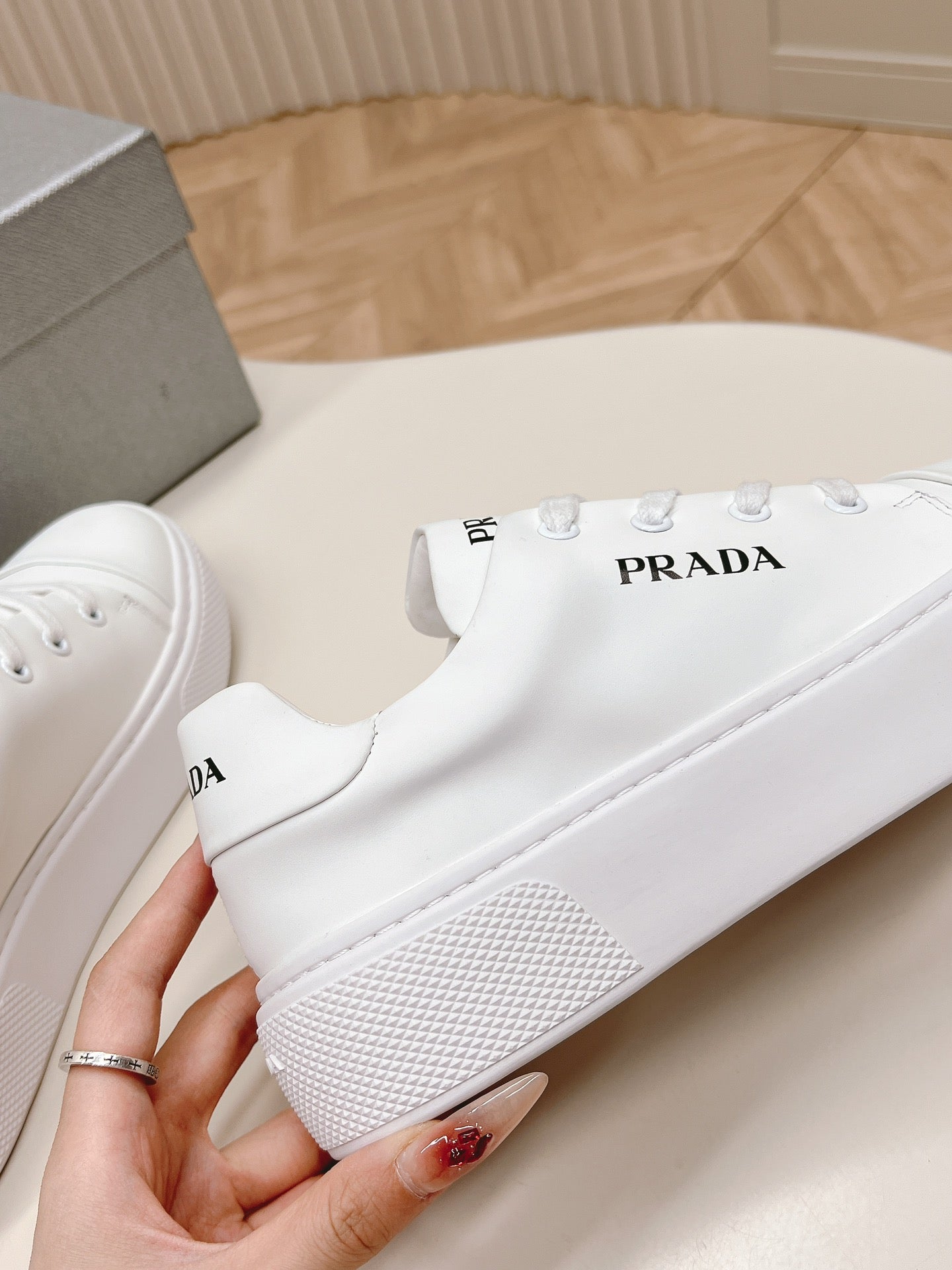 PRADA LOGO OUTLET BASIC SNEAKERS WHITE CALFSKIN