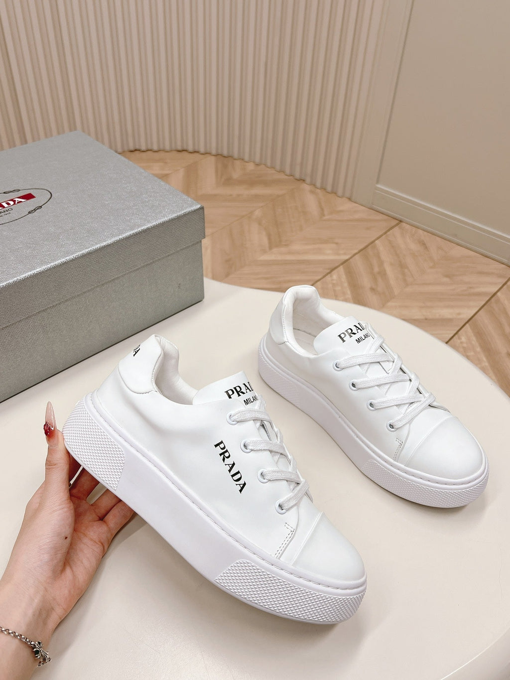 PRADA LOGO OUTLET BASIC SNEAKERS WHITE CALFSKIN