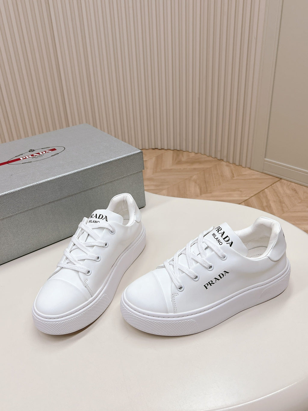 PRADA LOGO OUTLET BASIC SNEAKERS WHITE CALFSKIN