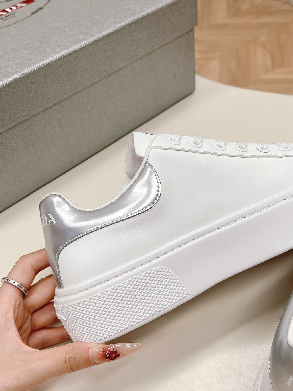 PRADA RETRO SNEAKERS WHITE AND GRAY CALFSKIN