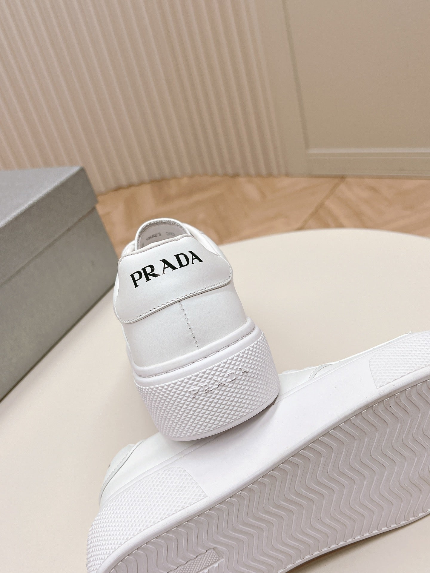 PRADA LEATHER LOGO OUTLET SNEAKERS WHITE CALFSKIN
