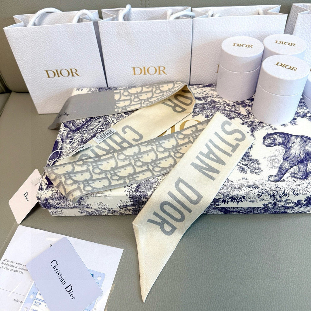 DIOR TWILLY 100 CM IN SILK 714358