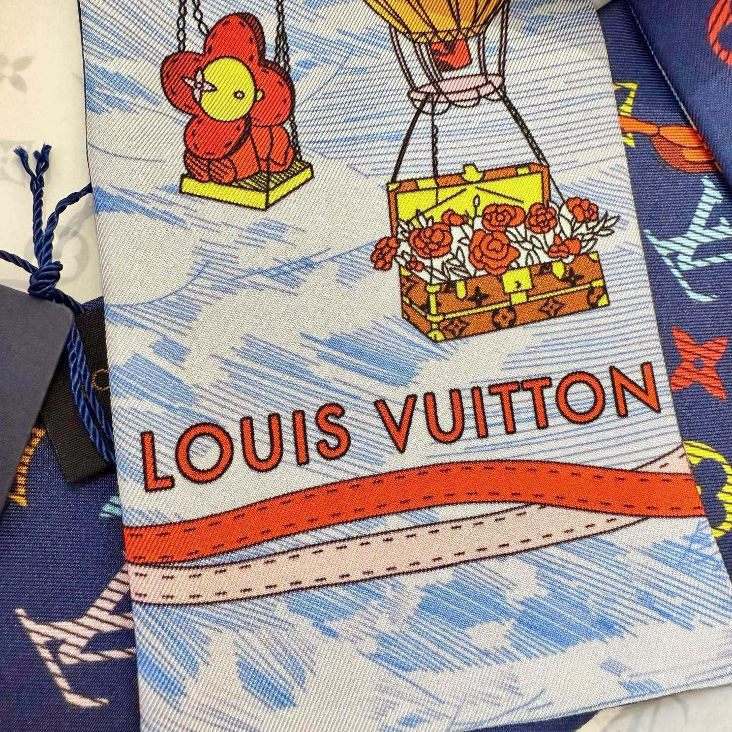 LOUIS VUITTON LV TWILLY 120 CM IN SILK 714366