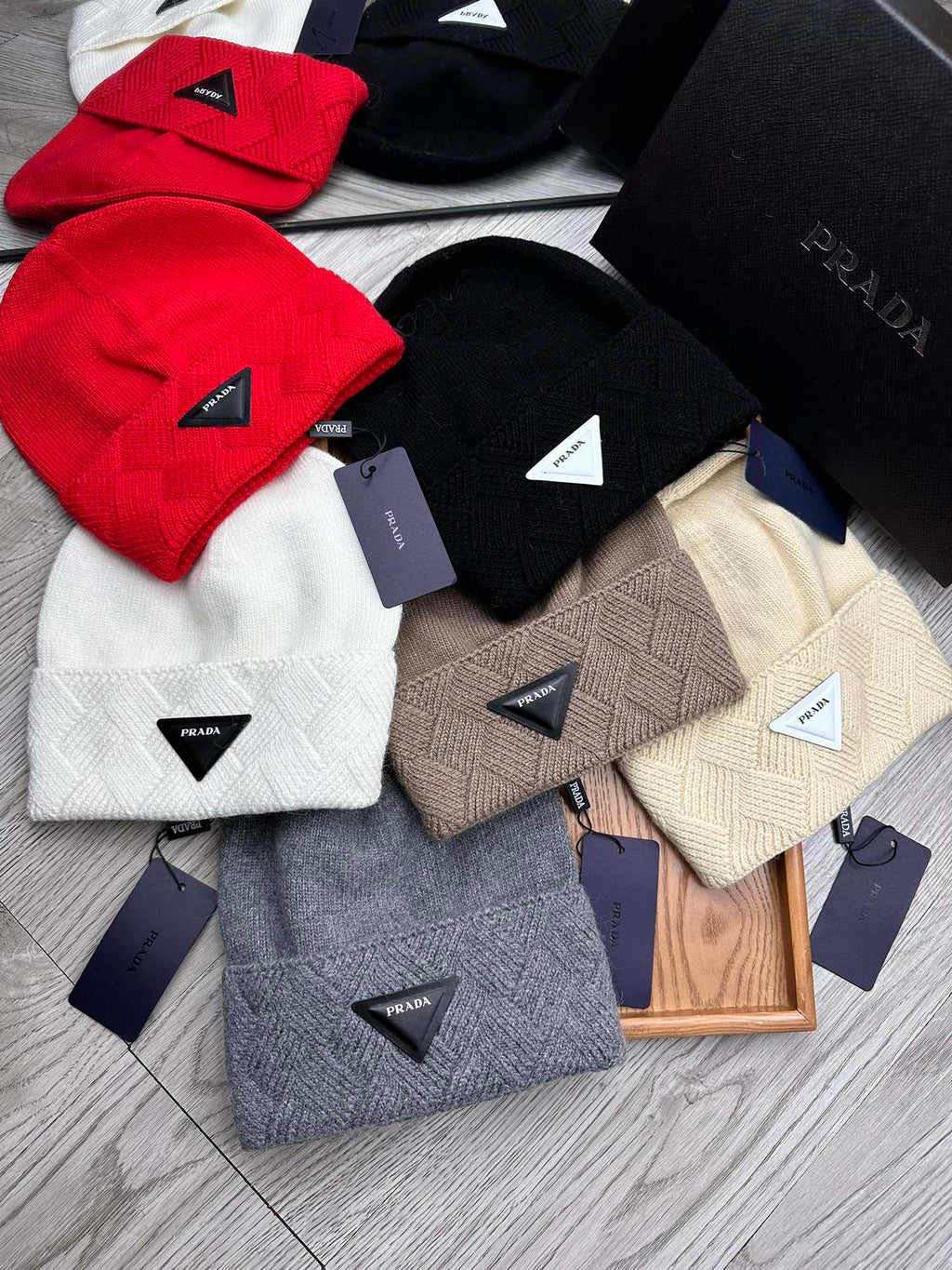 PRADA BEANIE HAT IN SHADOW GRAY WOOL AND RABBIT FUR 342034