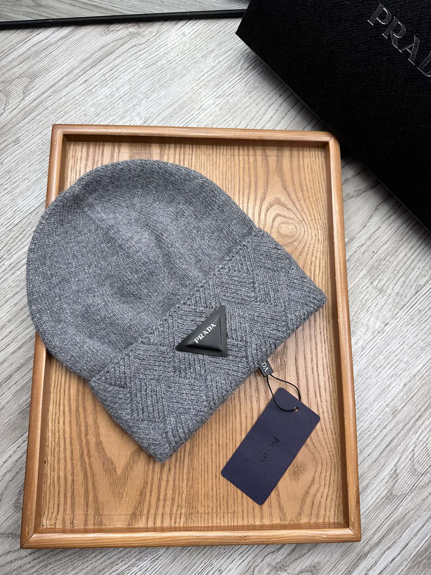 PRADA BEANIE HAT IN SHADOW GRAY WOOL AND RABBIT FUR 436396