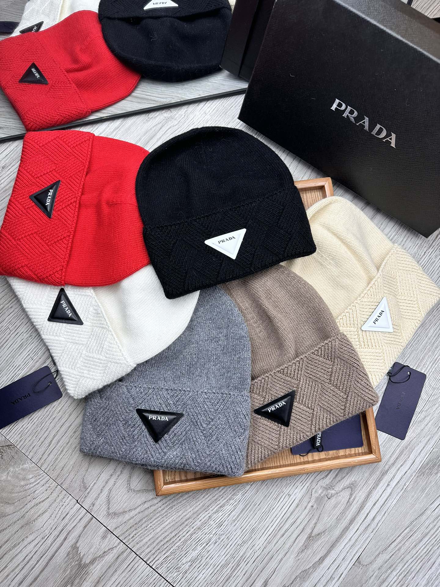 PRADA BEANIE HAT IN SHADOW GRAY WOOL AND RABBIT FUR 342034