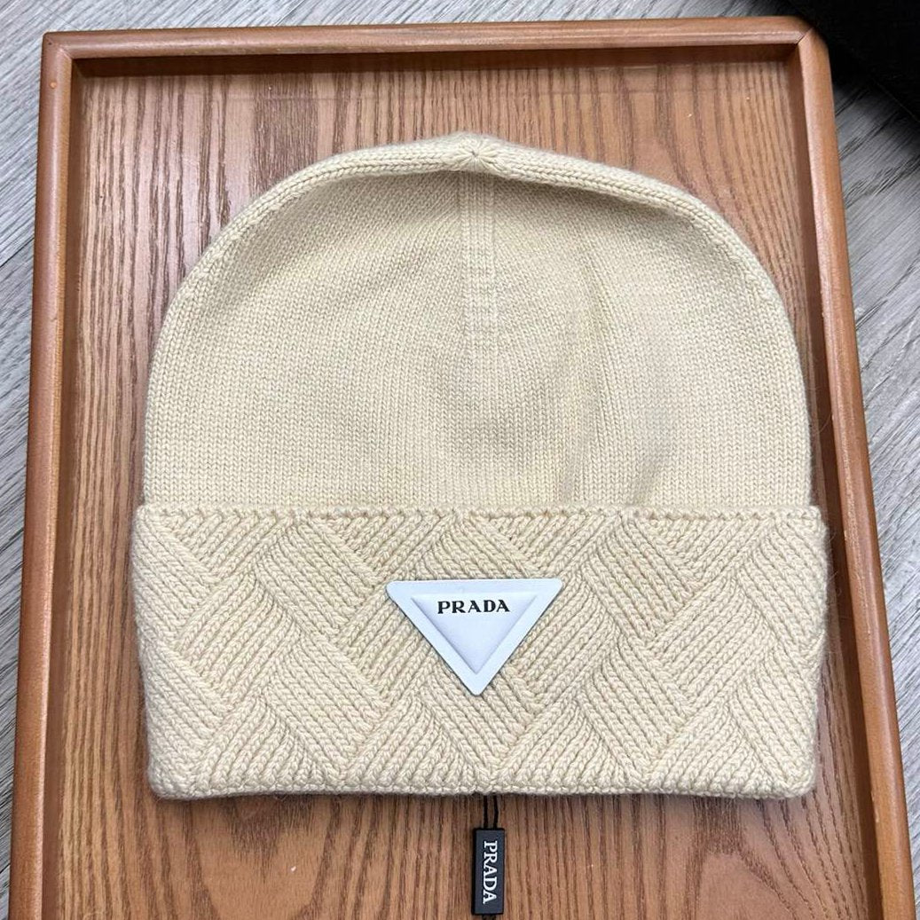 PRADA BEANIE HAT IN BISQUE BEIGE WOOL AND RABBIT FUR 342035