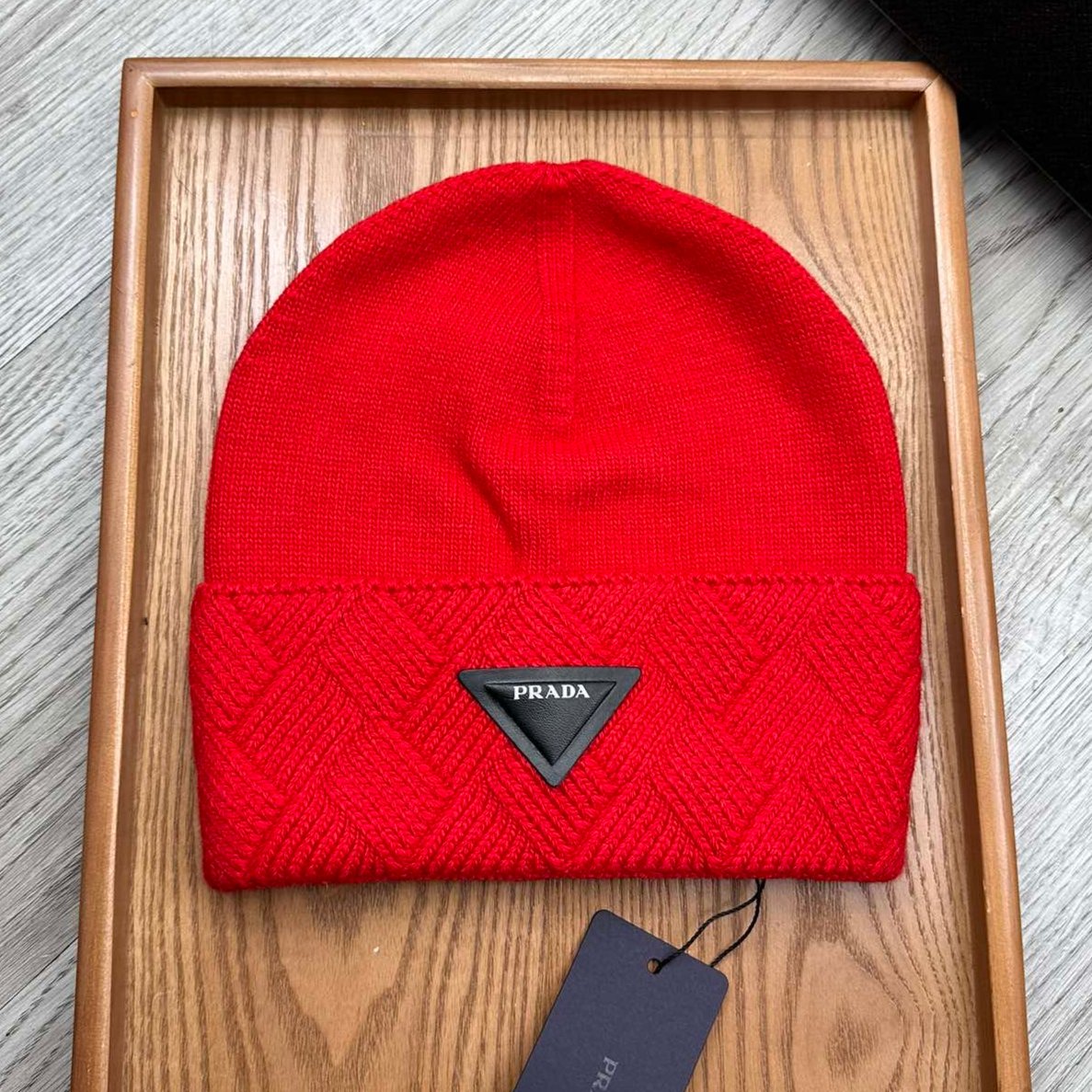 PRADA BEANIE HAT IN CHERRY RED WOOL AND RABBIT FUR 436398