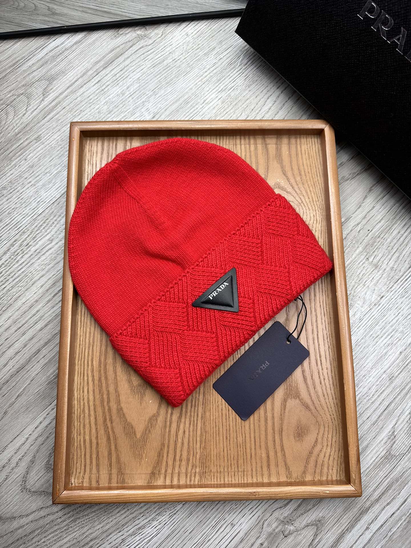 PRADA BEANIE HAT IN CHERRY RED WOOL AND RABBIT FUR 342036