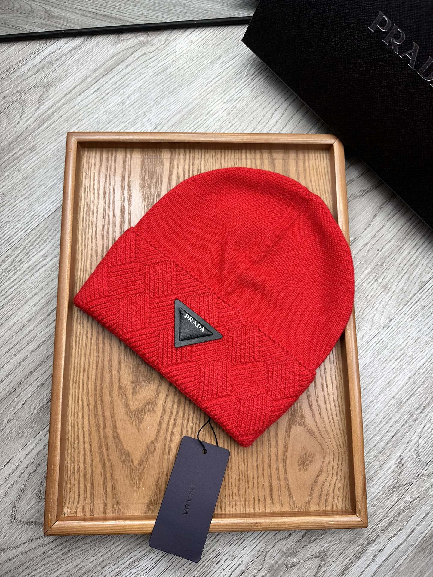 PRADA BEANIE HAT IN CHERRY RED WOOL AND RABBIT FUR 342036