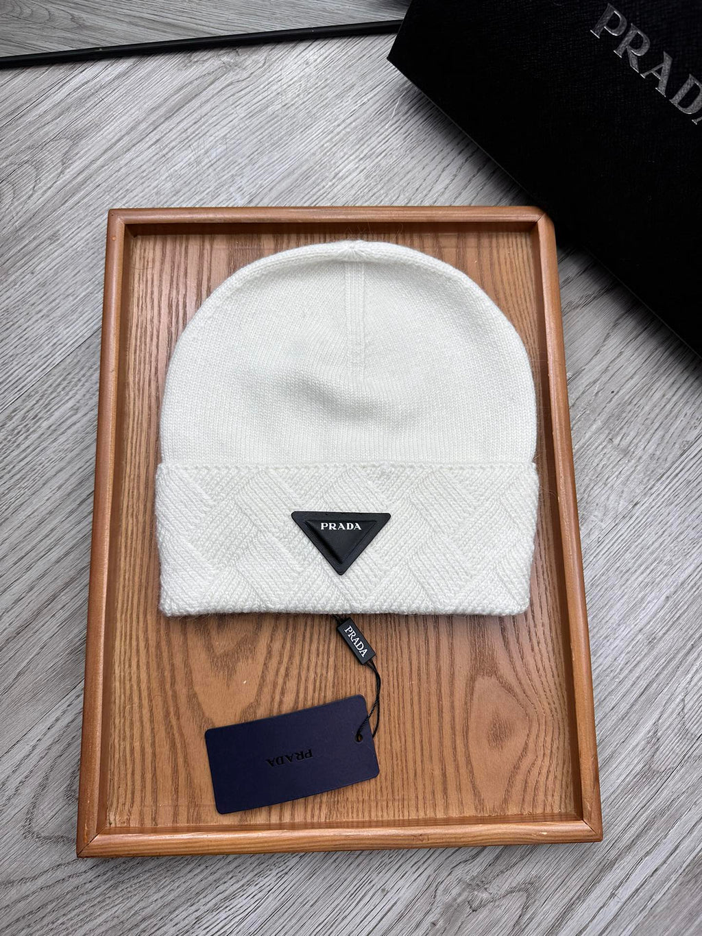 PRADA BEANIE HAT IN WHITE WOOL AND RABBIT FUR 436399