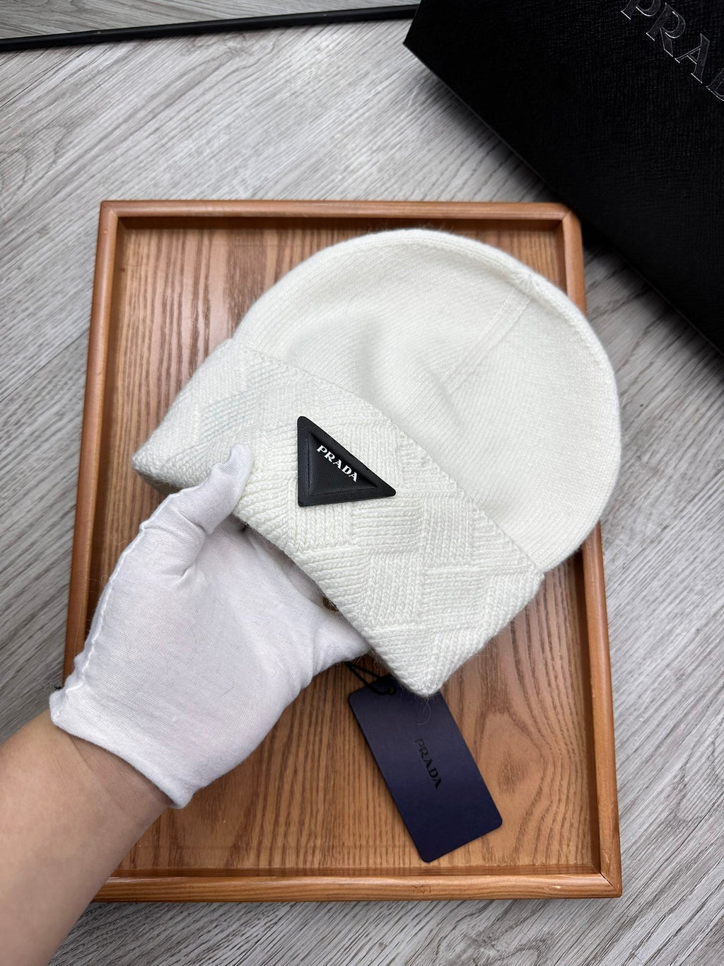 PRADA BEANIE HAT IN WHITE WOOL AND RABBIT FUR 436399