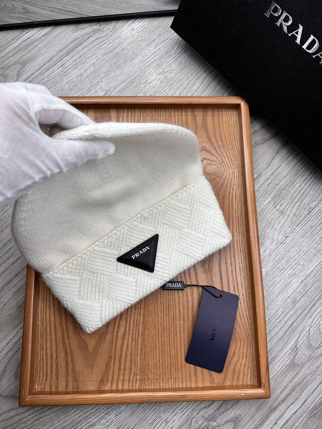 PRADA BEANIE HAT IN WHITE WOOL AND RABBIT FUR 436399