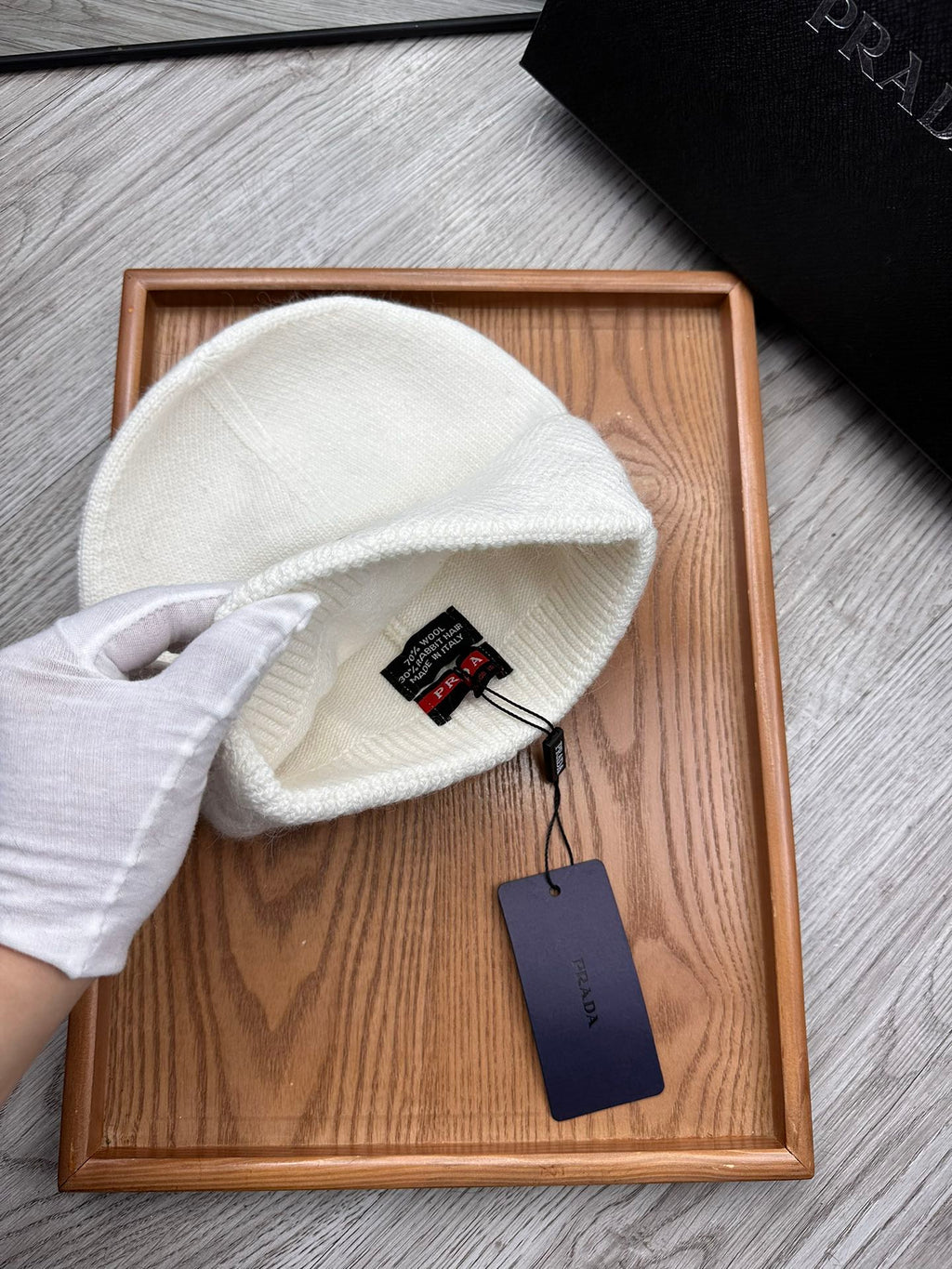 PRADA BEANIE HAT IN WHITE WOOL AND RABBIT FUR 436399