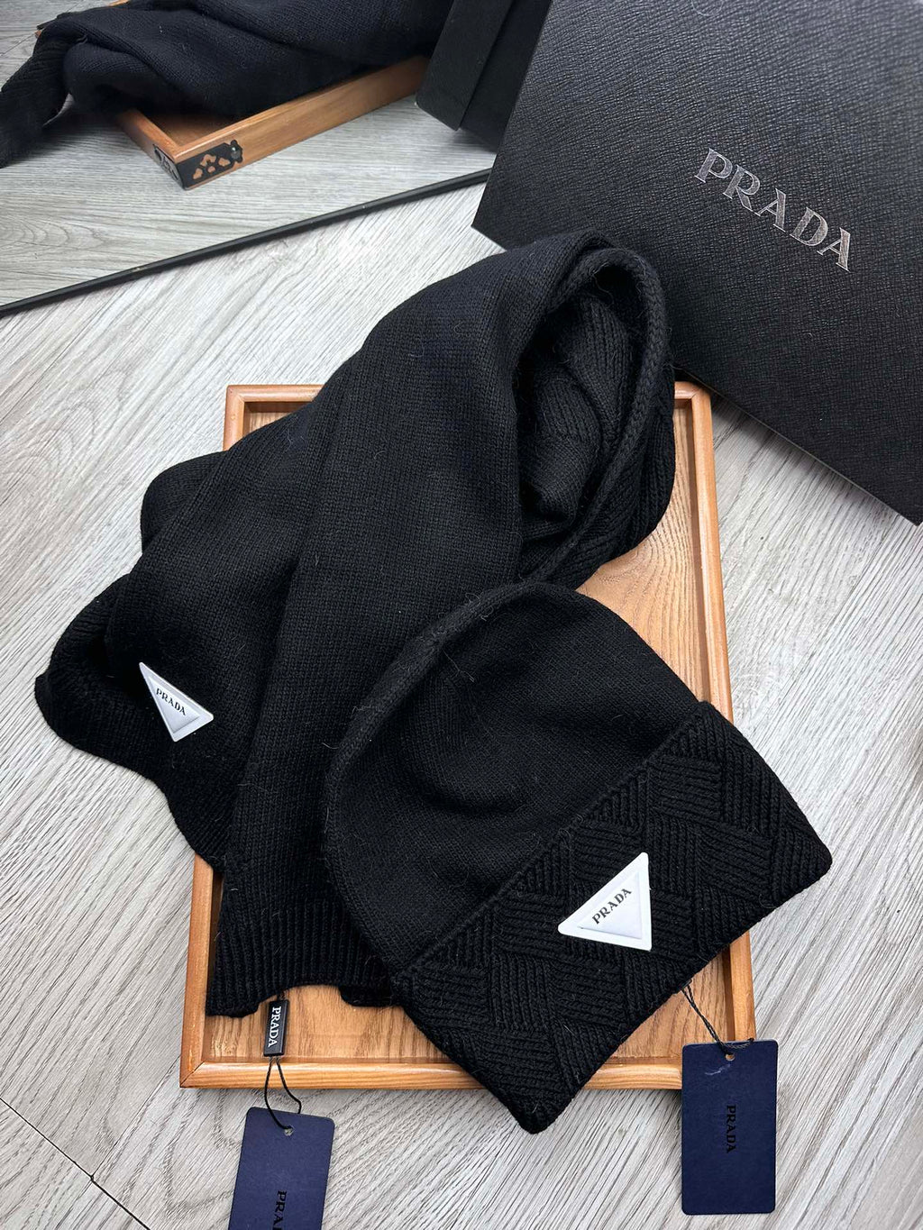 PRADA SET SCARF AND HAT IN BLACK WOOL AND RABBIT FUR 397410