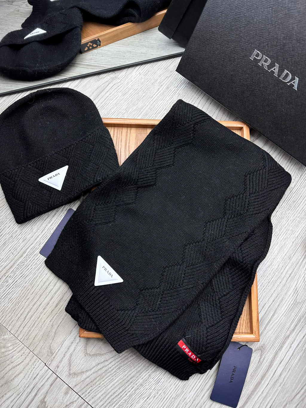 PRADA SET SCARF AND HAT IN BLACK WOOL AND RABBIT FUR 397410
