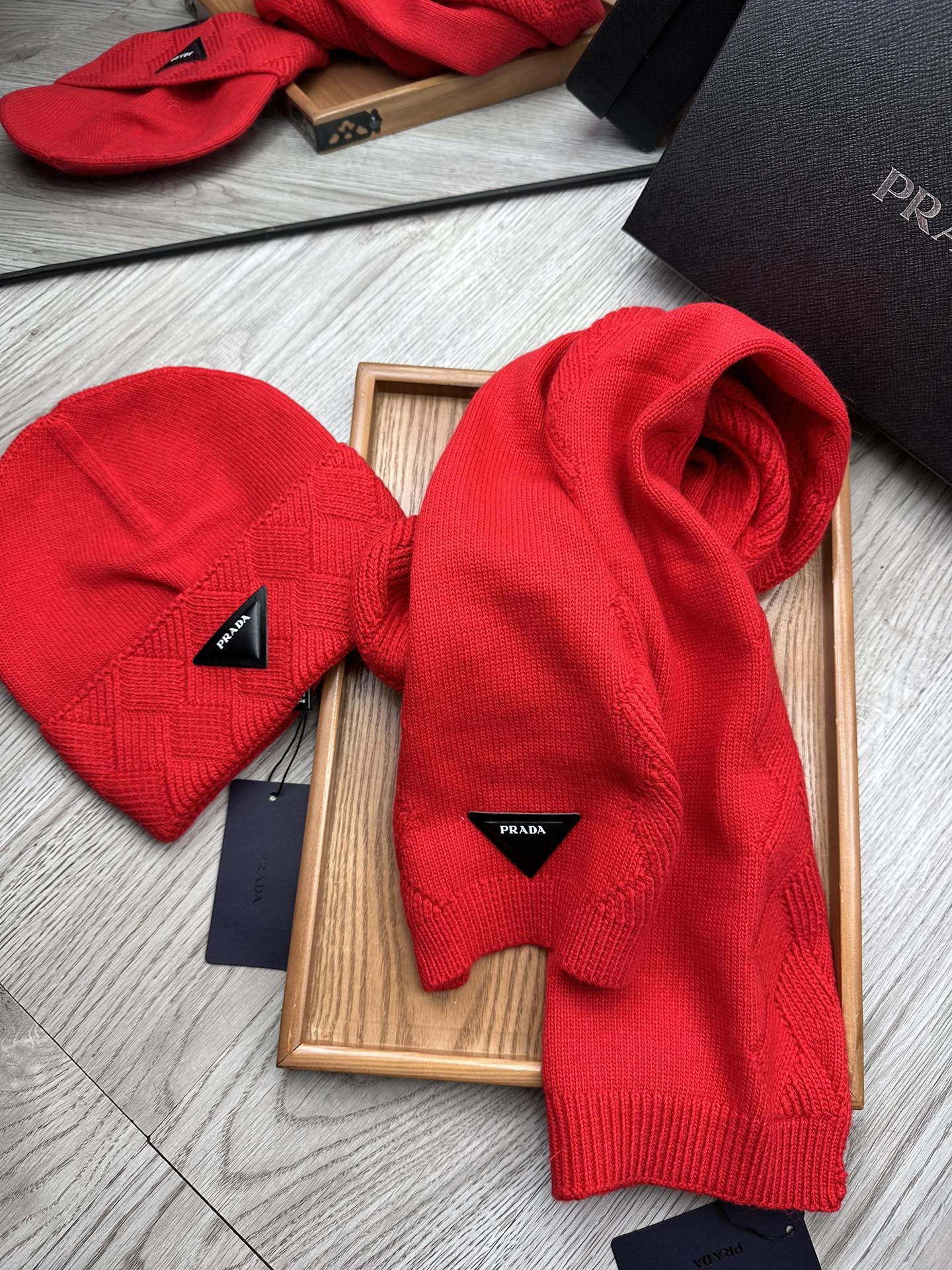 PRADA SET SCARF AND HAT IN CHERRY RED WOOL AND RABBIT FUR 397409