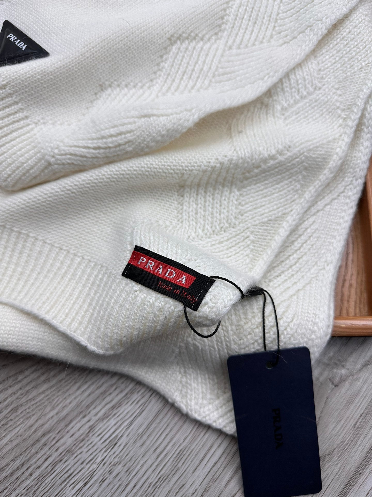 PRADA SET SCARF AND HAT IN WHITE WOOL AND RABBIT FUR 397408