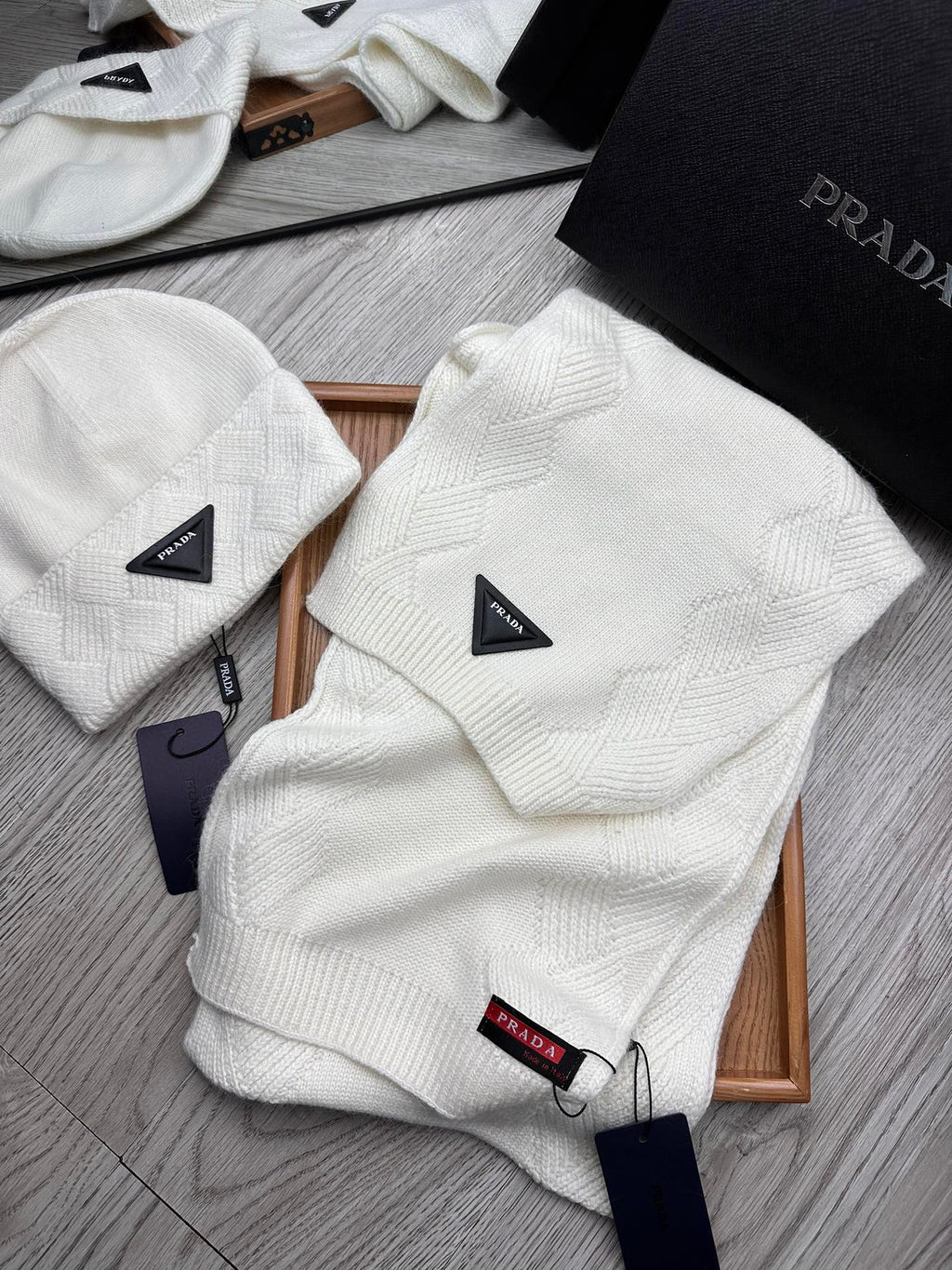 PRADA SET SCARF AND HAT IN WHITE WOOL AND RABBIT FUR 397408