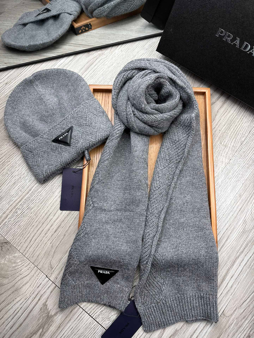 PRADA SET SCARF AND HAT IN RHINO GRAY WOOL AND RABBIT FUR 397407