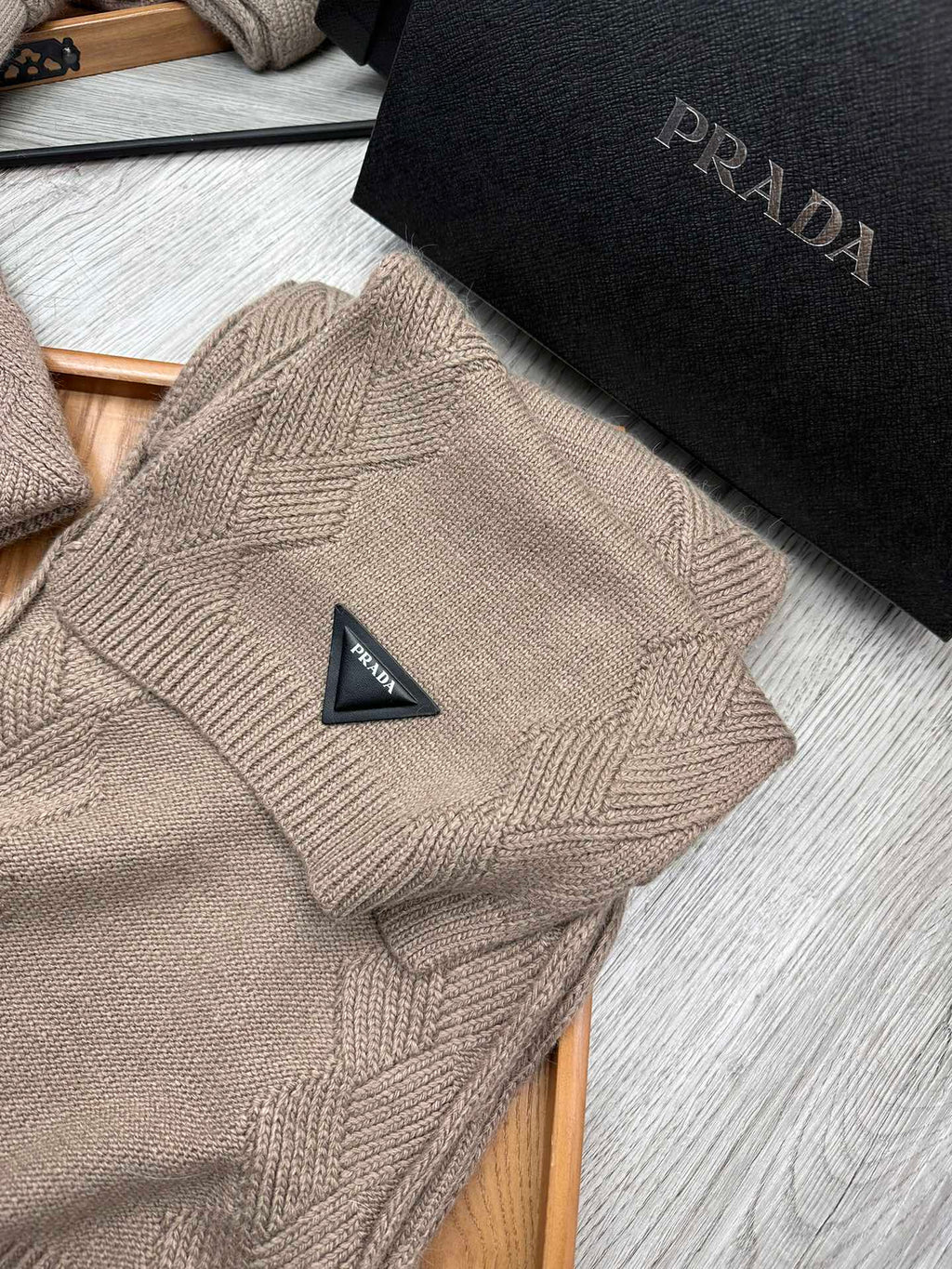 PRADA SET SCARF AND HAT IN MEDIUM BROWN WOOL AND RABBIT FUR 397406