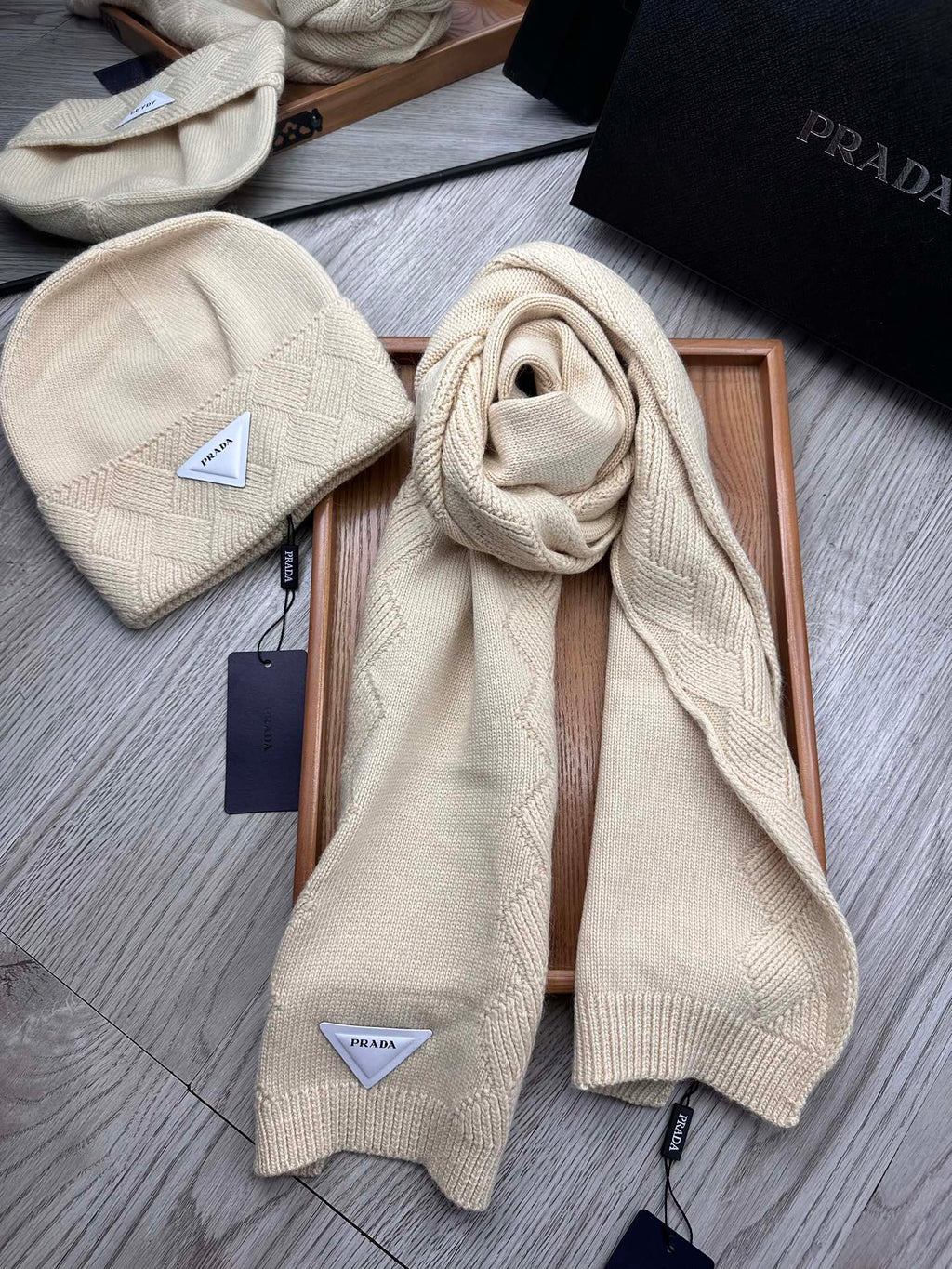 PRADA SET SCARF AND HAT IN BISQUE BEIGE WOOL AND RABBIT FUR 397405