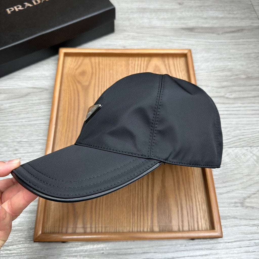 PRADA BASEBALL HAT IN BLACK RE-NYLON 214514