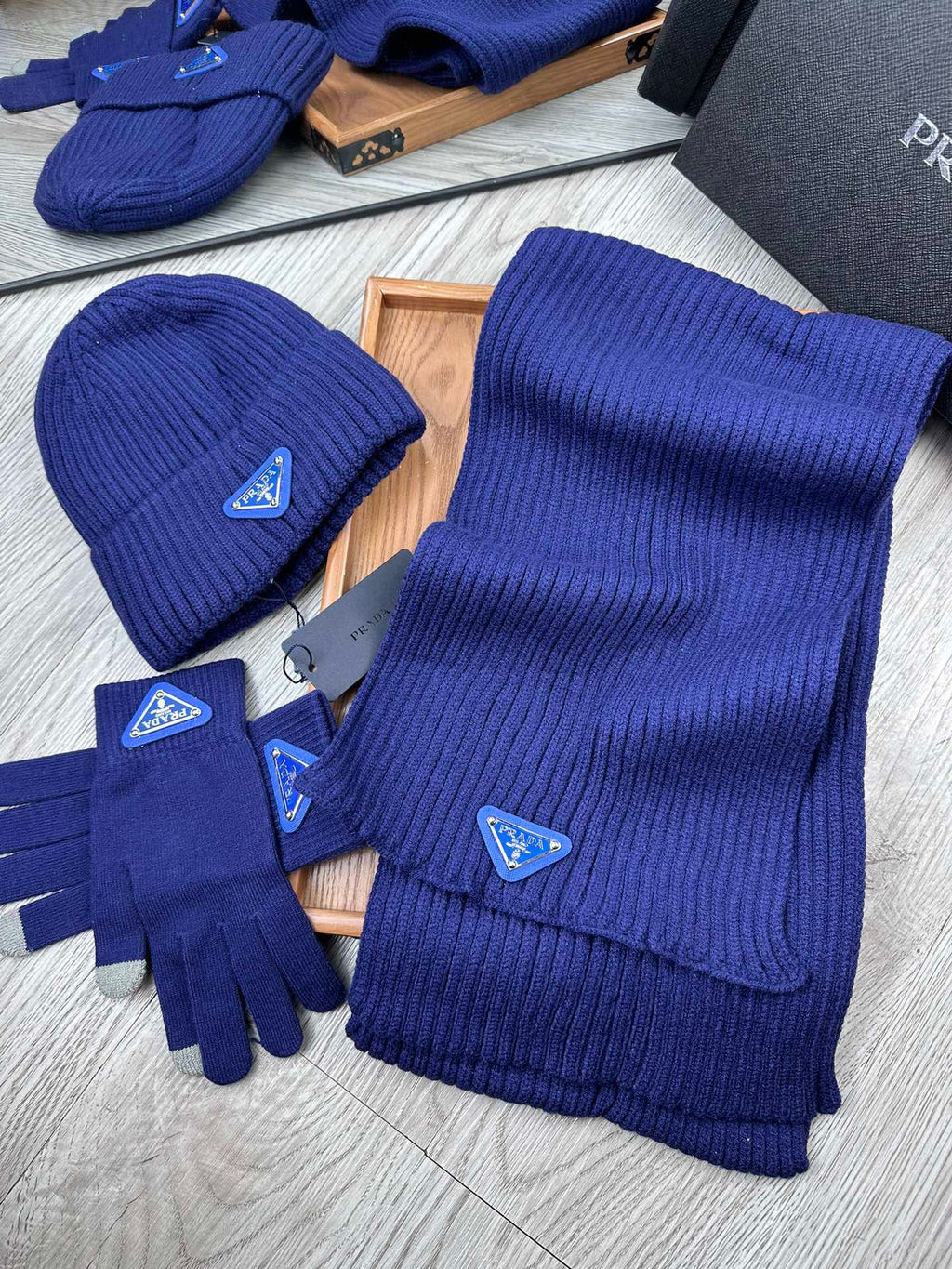 PRADA THREE-PIECES SET IN NAVY BLUE WOOL AND ACRYLIC 406557