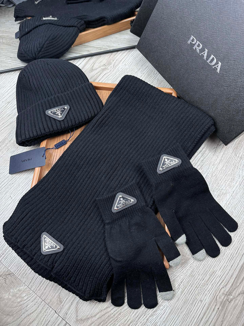 PRADA THREE-PIECES SET IN BLACK WOOL AND ACRYLIC 406558