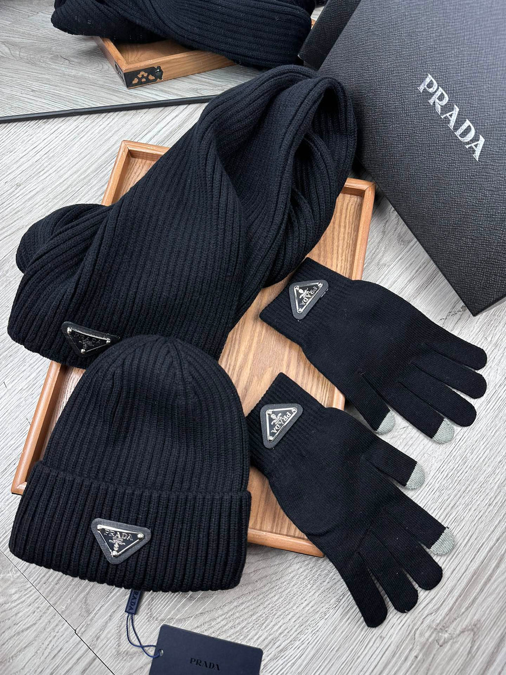 PRADA THREE-PIECES SET IN BLACK WOOL AND ACRYLIC 406558