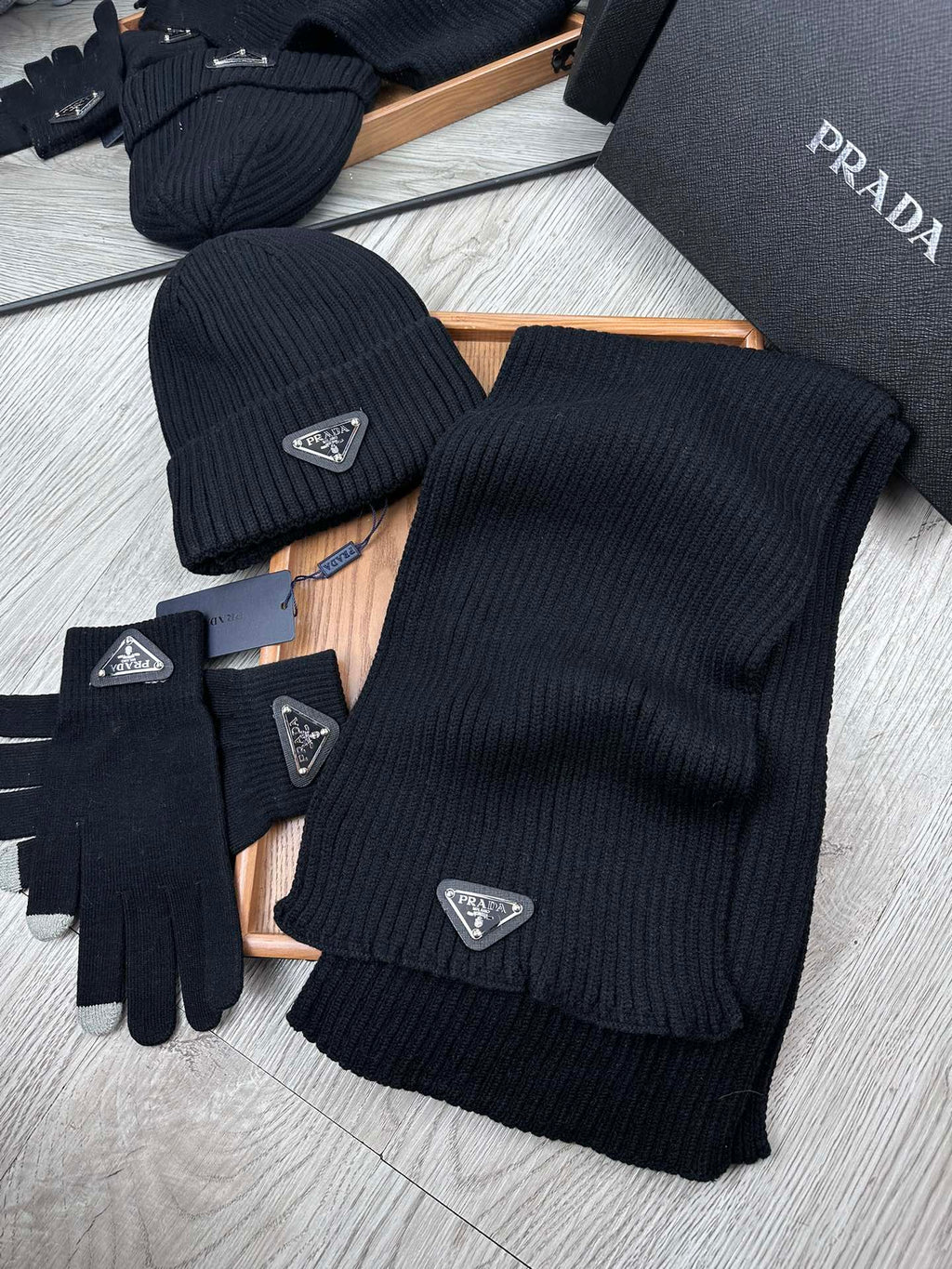 PRADA THREE-PIECES SET IN BLACK WOOL AND ACRYLIC 406558