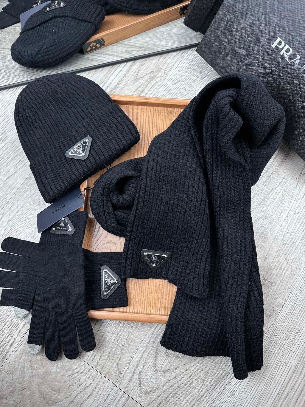 PRADA THREE-PIECES SET IN BLACK WOOL AND ACRYLIC 406558