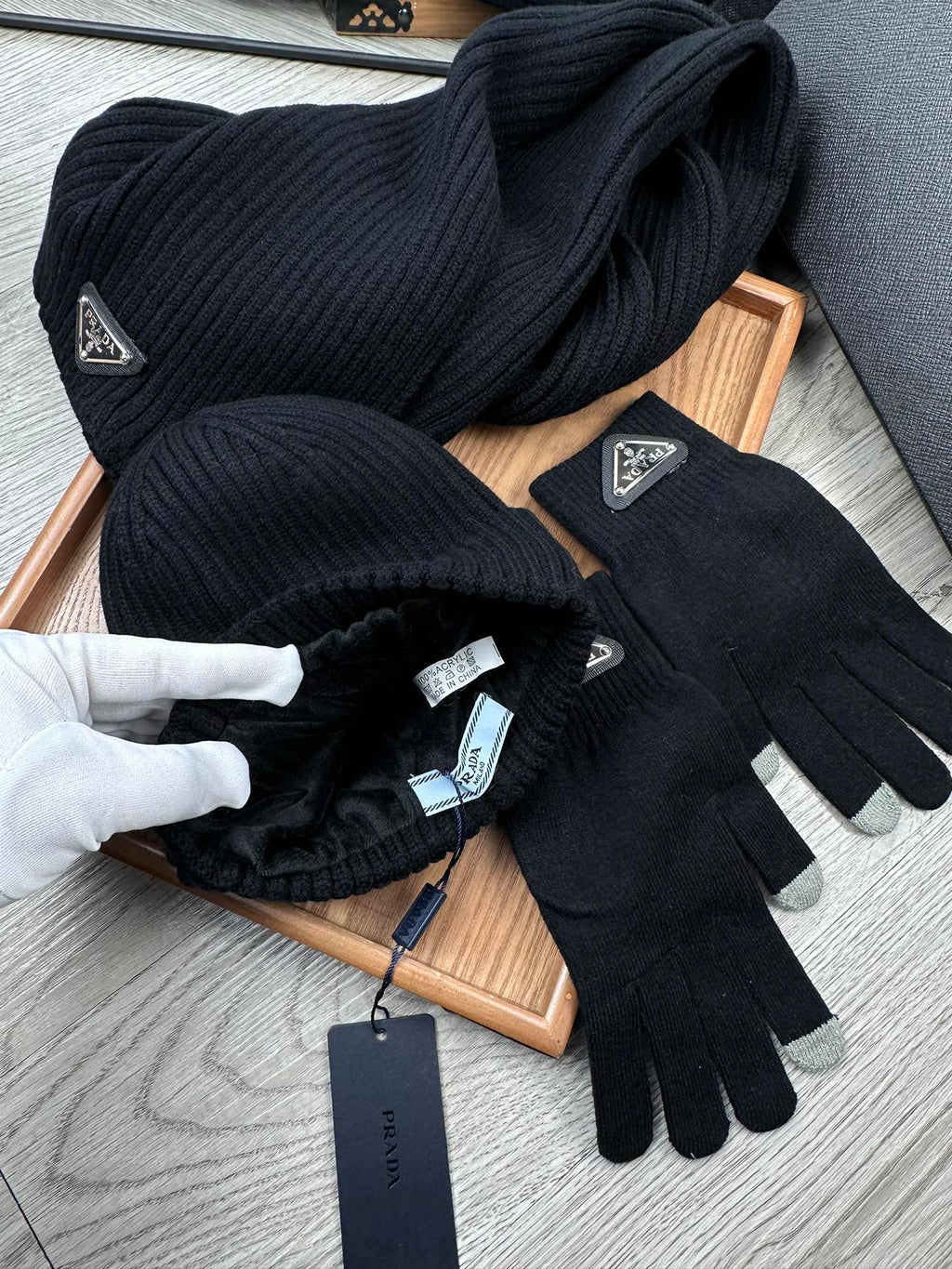 PRADA THREE-PIECES SET IN BLACK WOOL AND ACRYLIC 406558