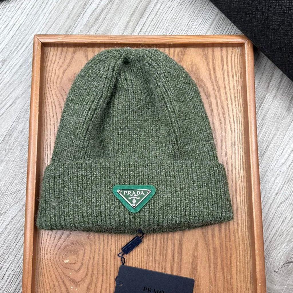 PRADA BEANIE HAT IN ARMY GREEN WOOL 332395