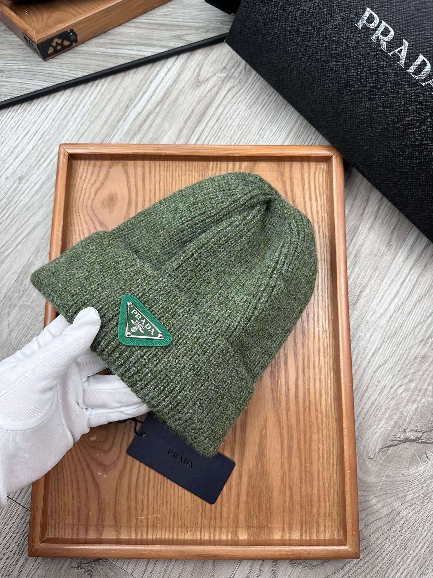 PRADA BEANIE HAT IN ARMY GREEN WOOL 332395