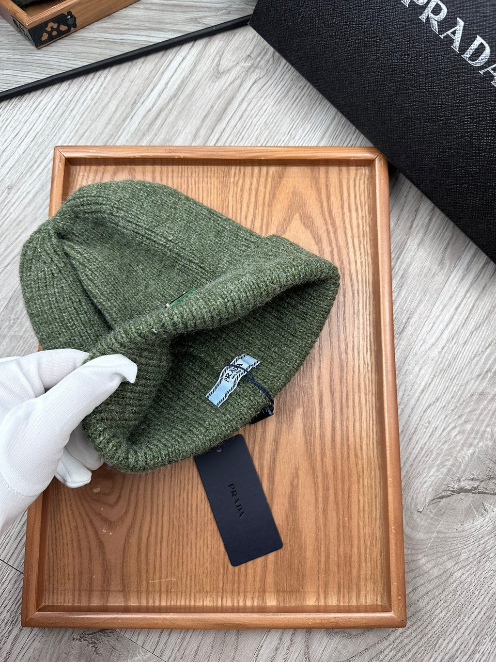 PRADA BEANIE HAT IN ARMY GREEN WOOL 332395