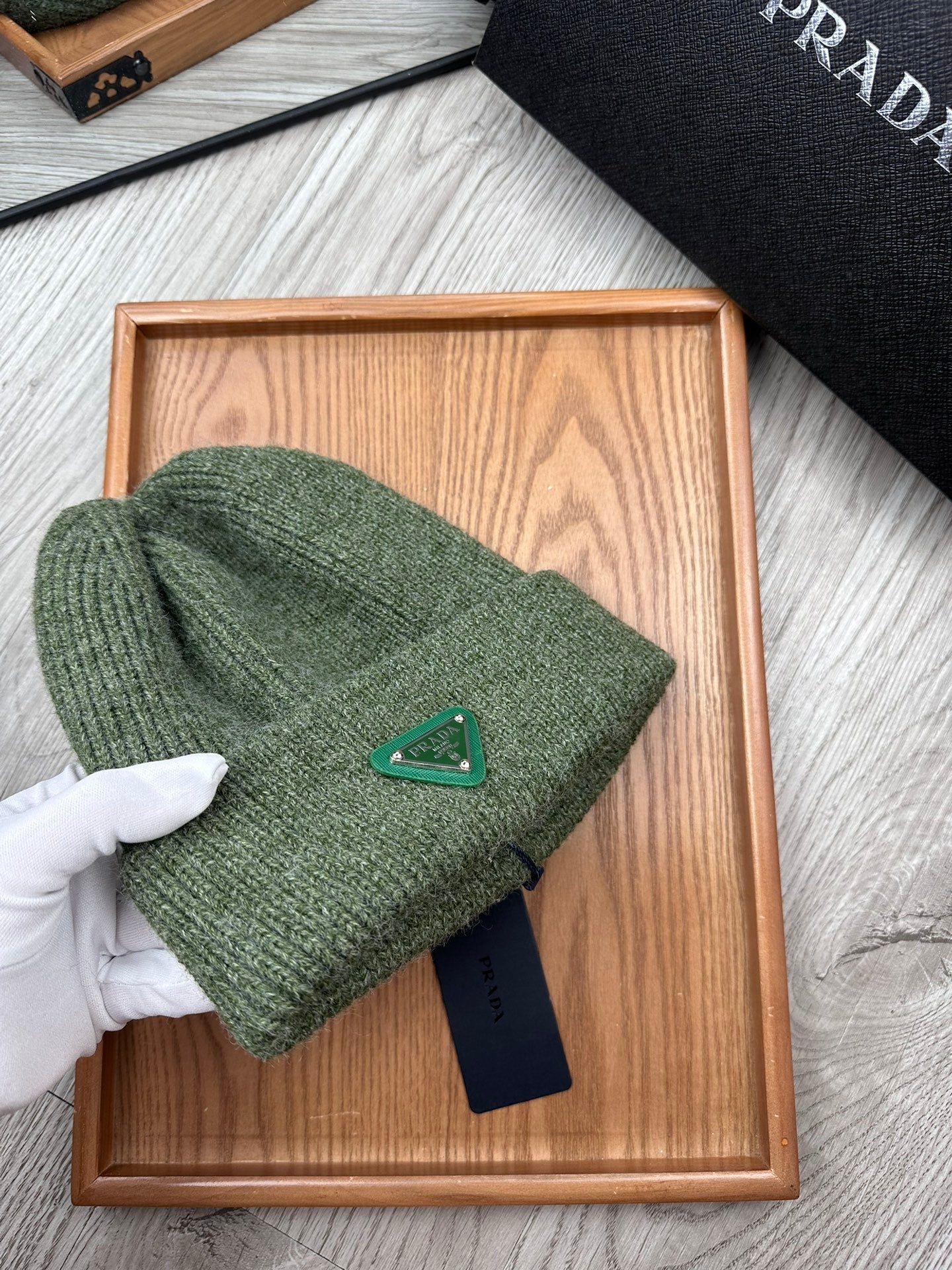 PRADA BEANIE HAT IN ARMY GREEN WOOL 332395