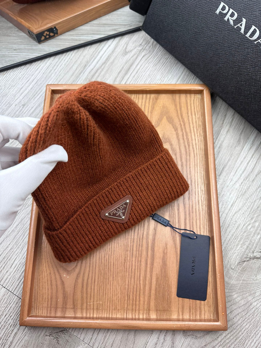 PRADA BEANIE HAT IN RED BROWN WOOL 332398