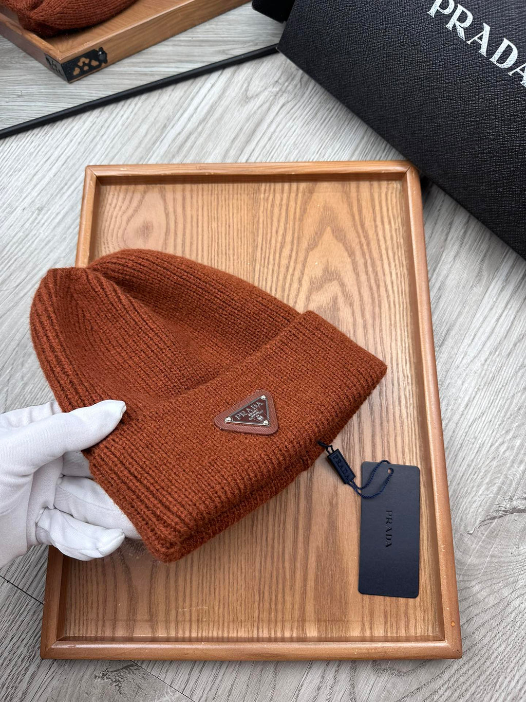 PRADA BEANIE HAT IN RED BROWN WOOL 332398