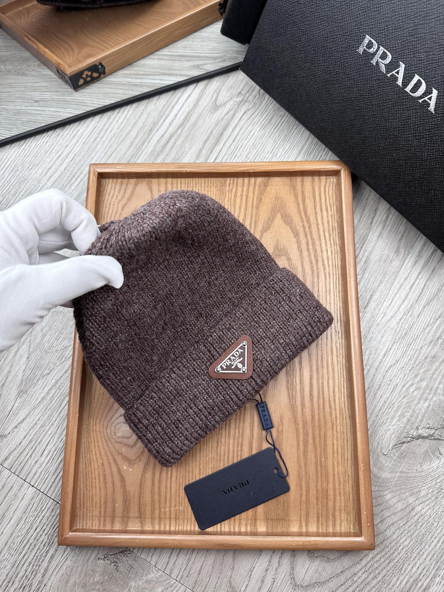 PRADA BEANIE HAT IN BRUNETTE BROWN WOOL 332399