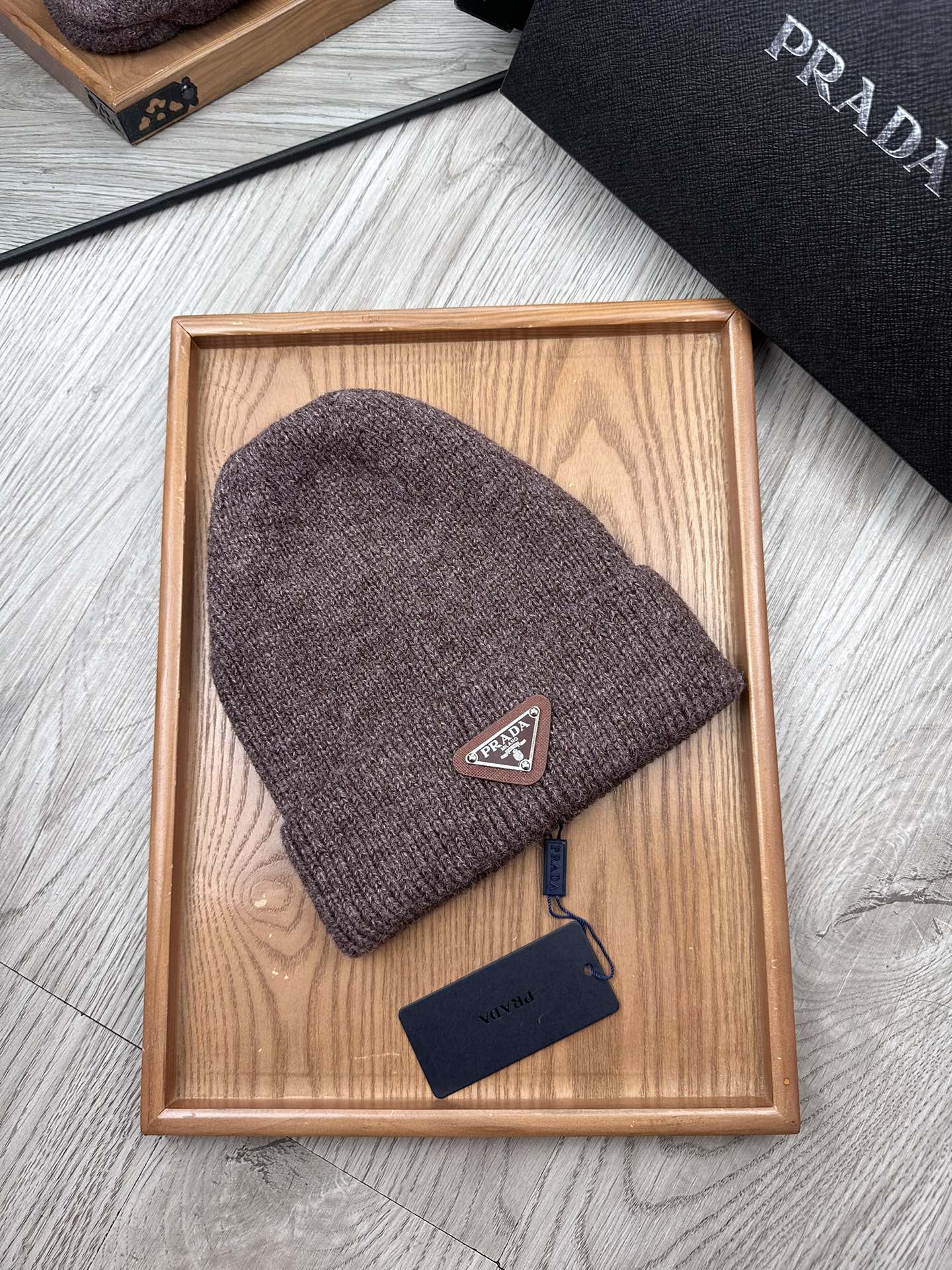 PRADA BEANIE HAT IN BRUNETTE BROWN WOOL 332399