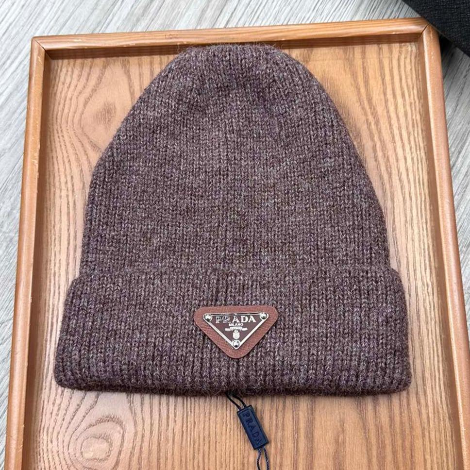 PRADA BEANIE HAT IN BRUNETTE BROWN WOOL 332399