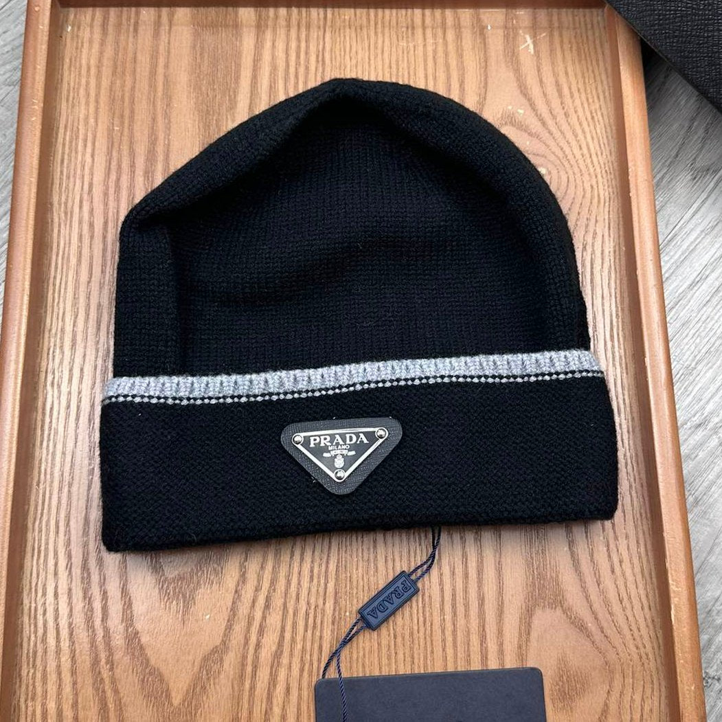 PRADA BEANIE HAT IN BLACK WOOL 349648