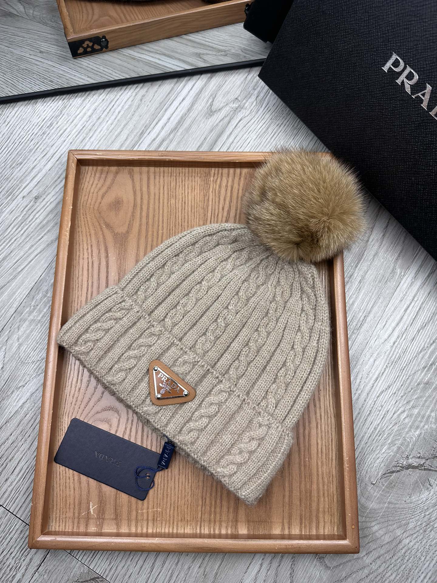 PRADA BEANIE HAT IN CAMEL BROWN WOOL 352367