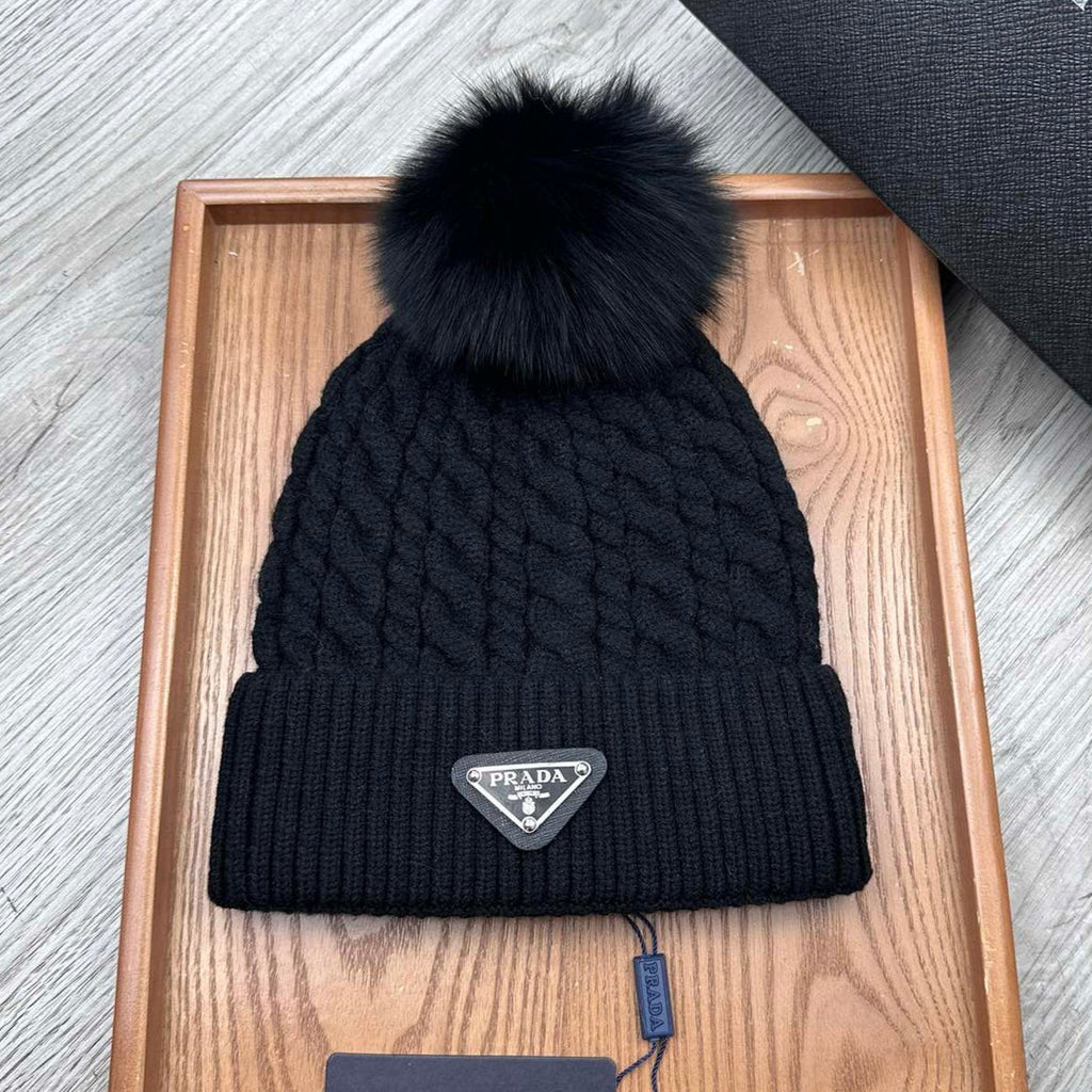 PRADA BEANIE HAT IN BLACK WOOL 352375